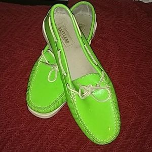 🍎🍎✏️Green apple Eastland women's size 11 shoe
